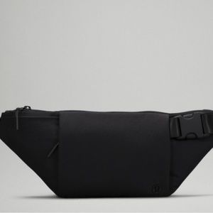 Lululemon Multi-Pocket Belt Bag
